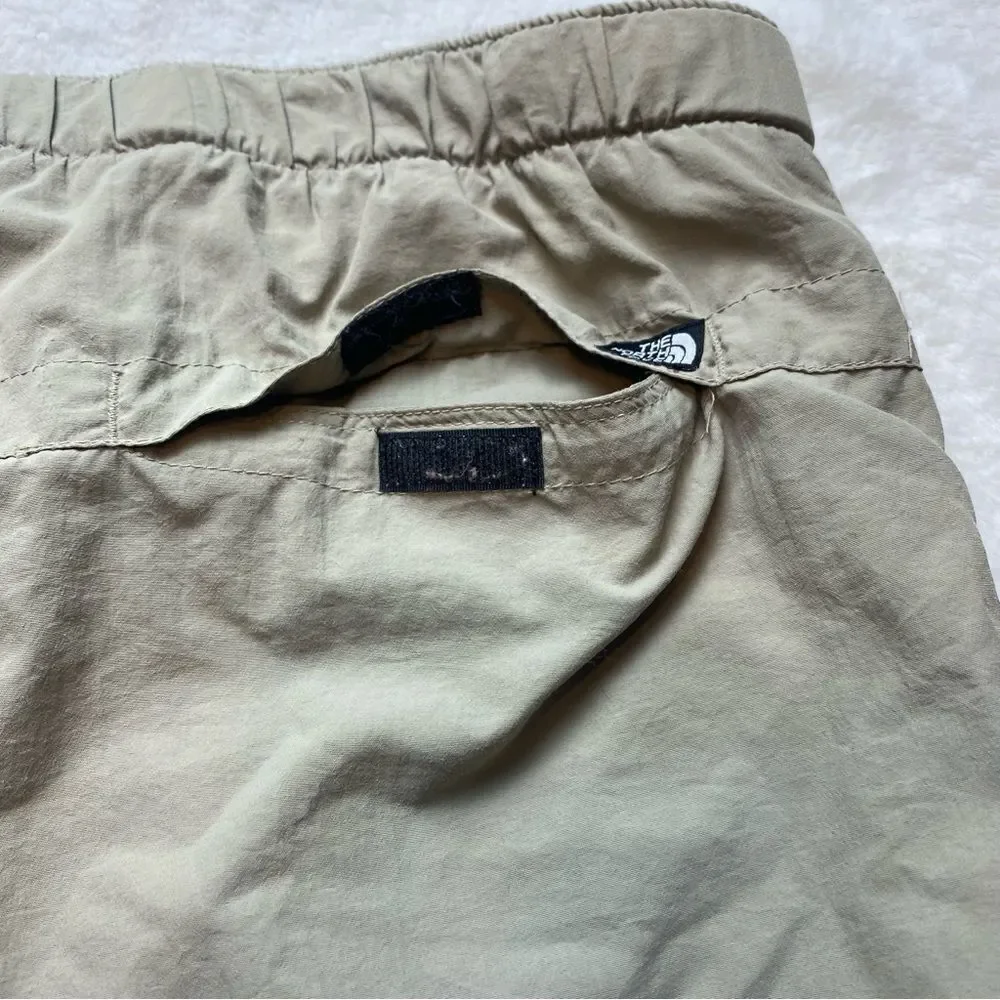 The North Face Light Khaki Shorts W/Mesh Liner